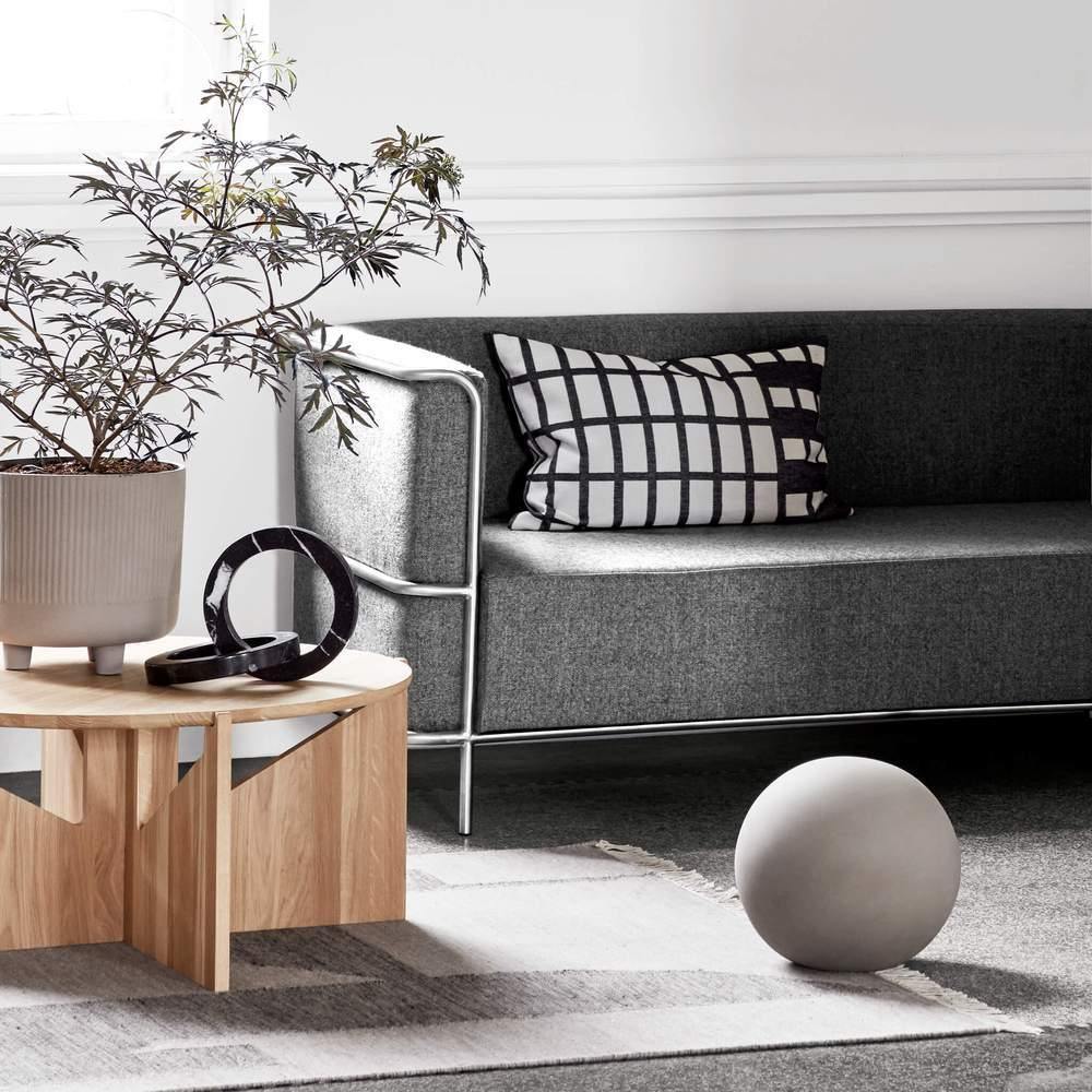 Modernist Sofa 3-Seater - The Design Part