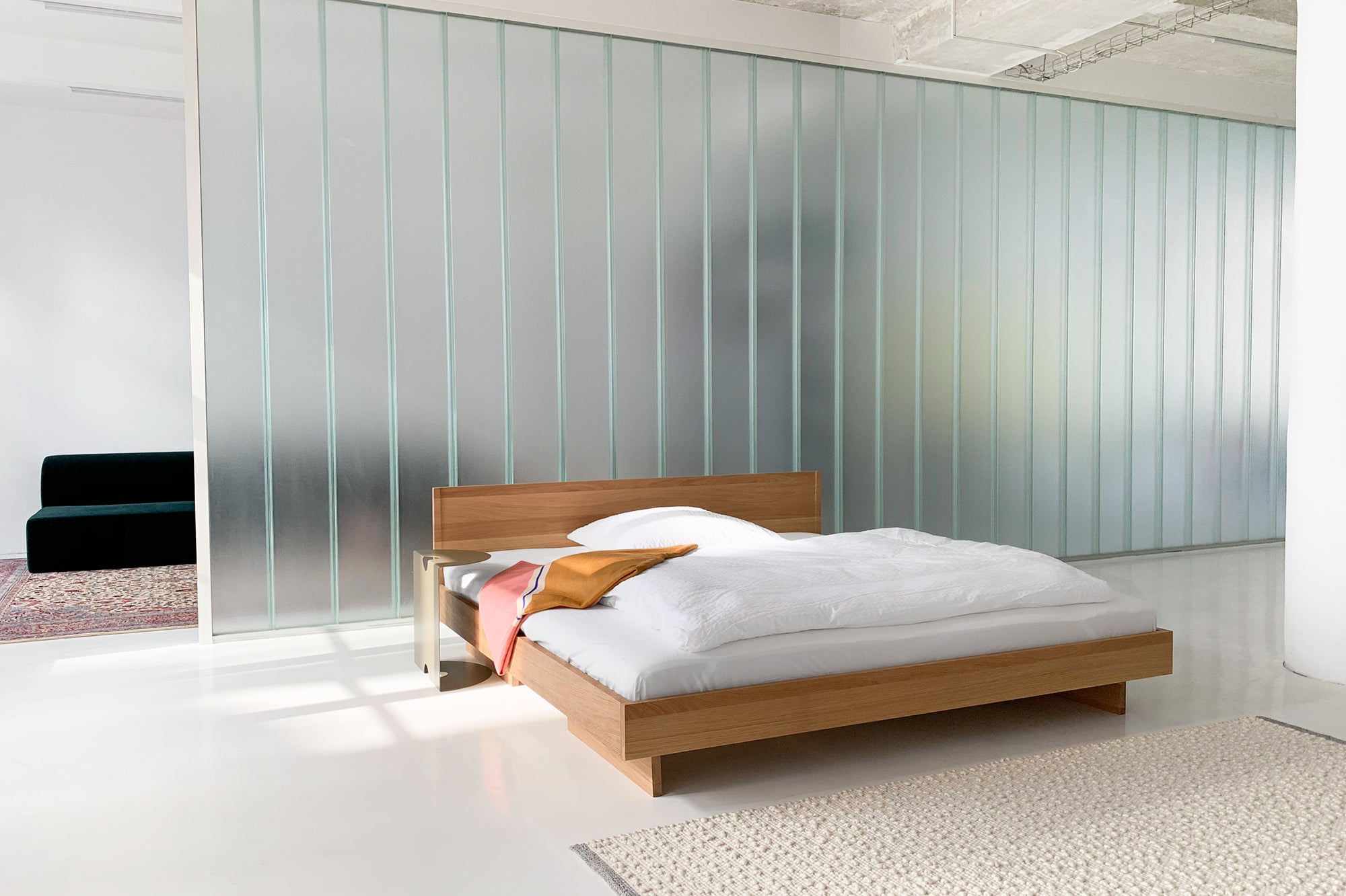 Zians Bed With Headboard | Medium